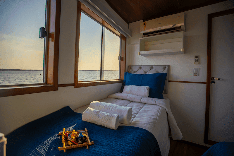 Amazon Lord II group-friendly cabins with private bathrooms