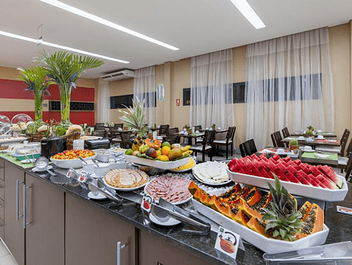 Quality Hotel Manaus lobby and common areas